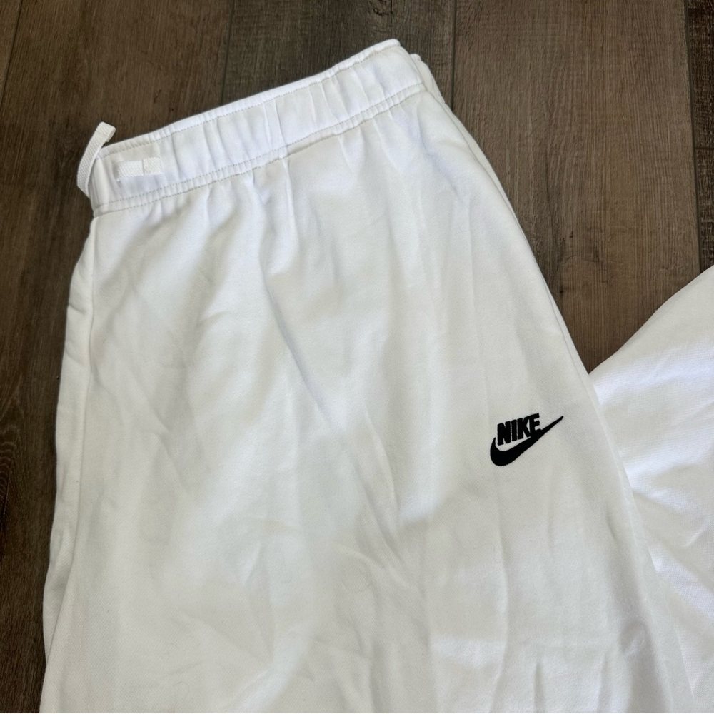 Nike NWT Loose Fit White Sweatpants Size XXL - Picture 4 of 9